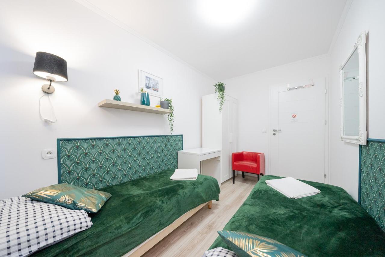 Unitapartaments Short Rent Apartment In Warsaw By Metro Station Rondo Onz Apart With 3Bedrooms 23 Exterior foto