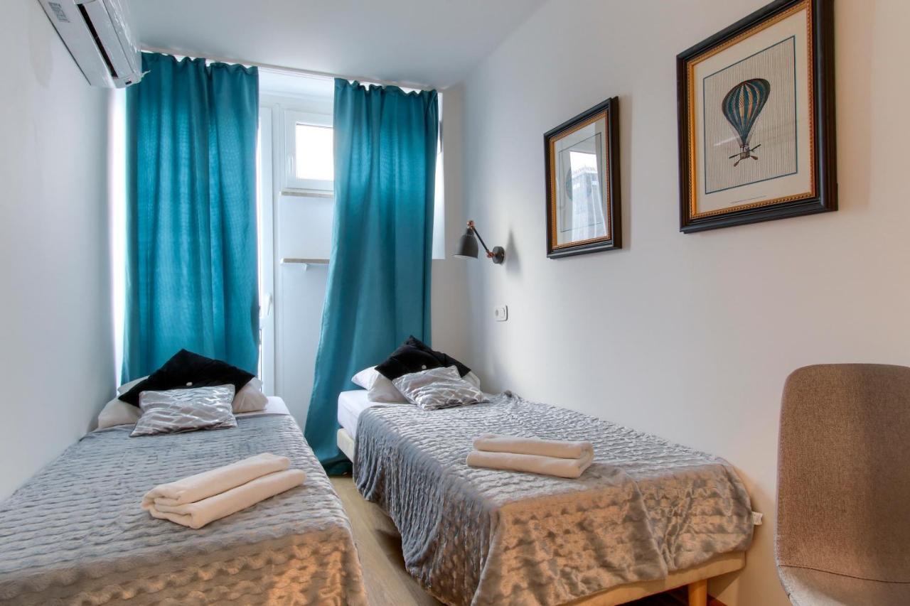 Unitapartaments Short Rent Apartment In Warsaw By Metro Station Rondo Onz Apart With 3Bedrooms 23 Exterior foto